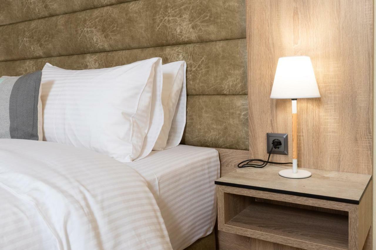 Seven Heaven Premium Suites Thessaloniki Exterior photo